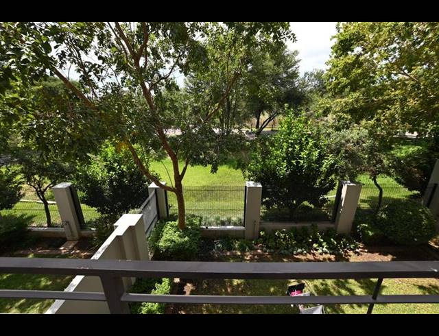 2 BEDROOM APARTMENT FOR SALE IN FOURWAYS